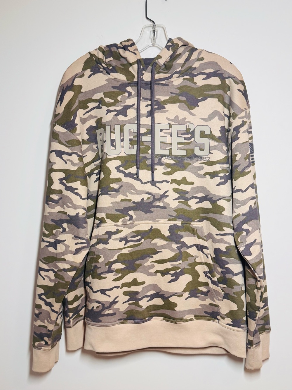 Buc-ee's Genuine “Born & Bred” Camo Hoodie Adult Size Large